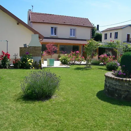 Au Pied Du Cognelot Bed & Breakfast 3*