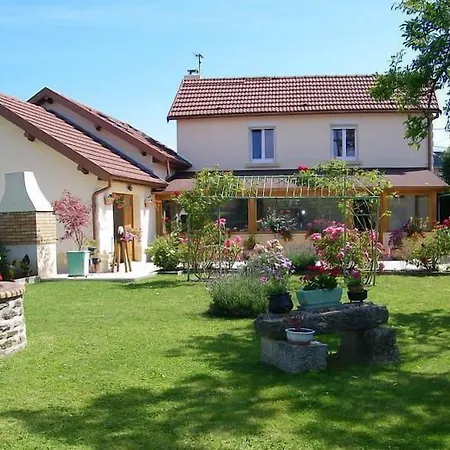 Au Pied Du Cognelot Bed & Breakfast Chalindrey